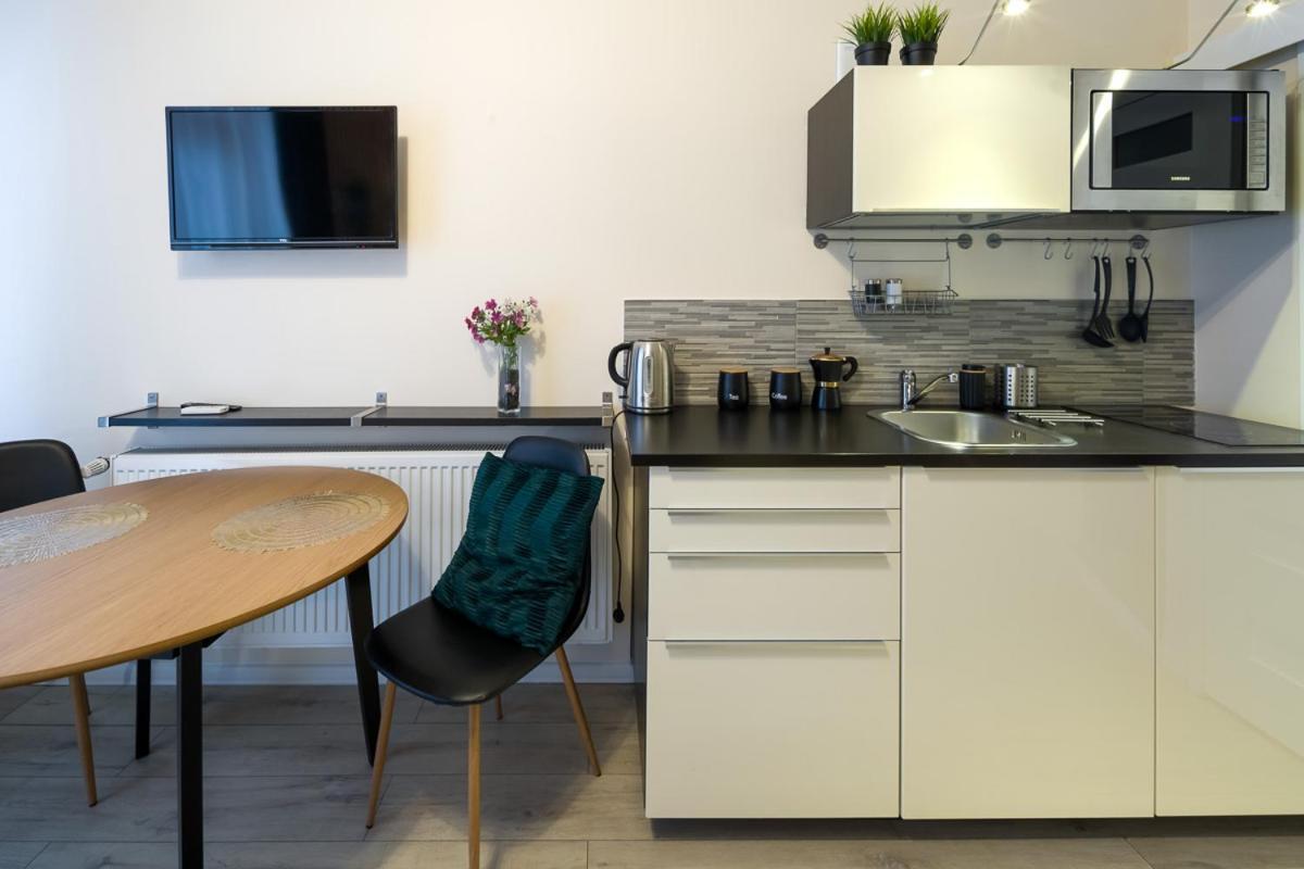 Modern Apartment In Best Location Краков Экстерьер фото